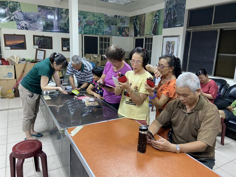 學員操作修圖APP實作