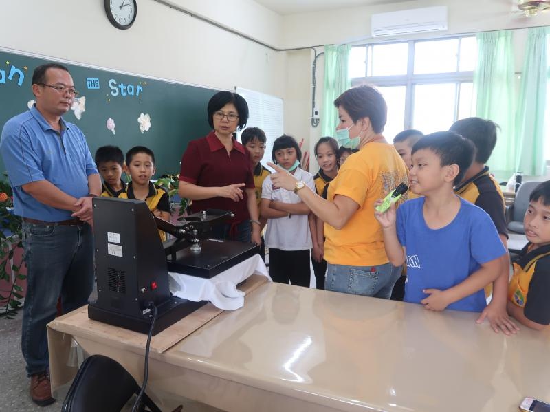 馬怡慧老師講解熱轉印的功能及使用方法