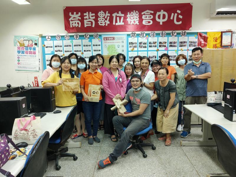 參與課程學員合影。