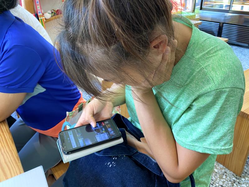 學員很認真的完成好幾版生活影片