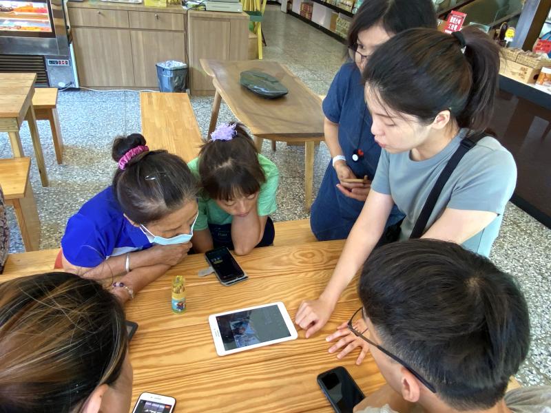 學員間彼此分享剪輯成果