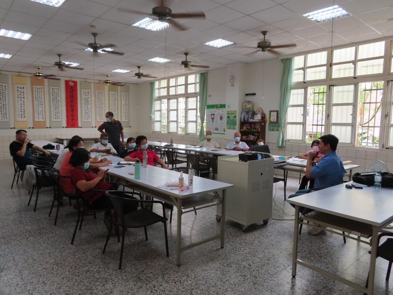 絞盡腦汁來設計!燒腦啊 !