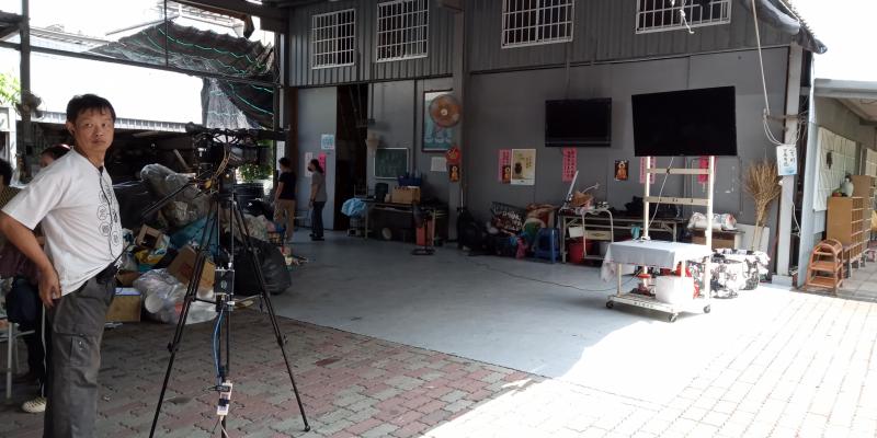 大家拭目以待準備直播連線中囉!