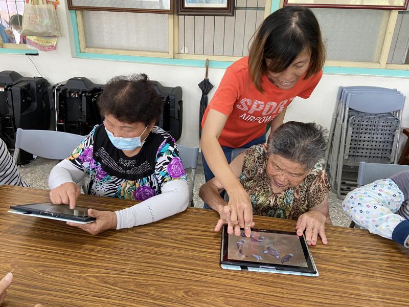 助教協助指導學員