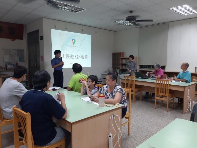 東山國小曹校長