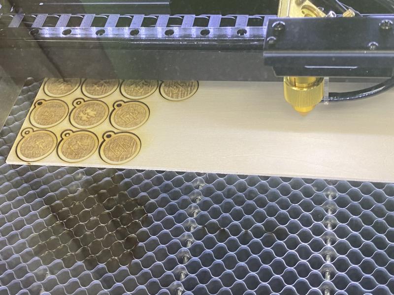 雷雕機雕刻學員作品。