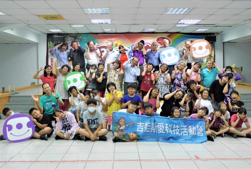 焦傳金教授與學員一起大合照