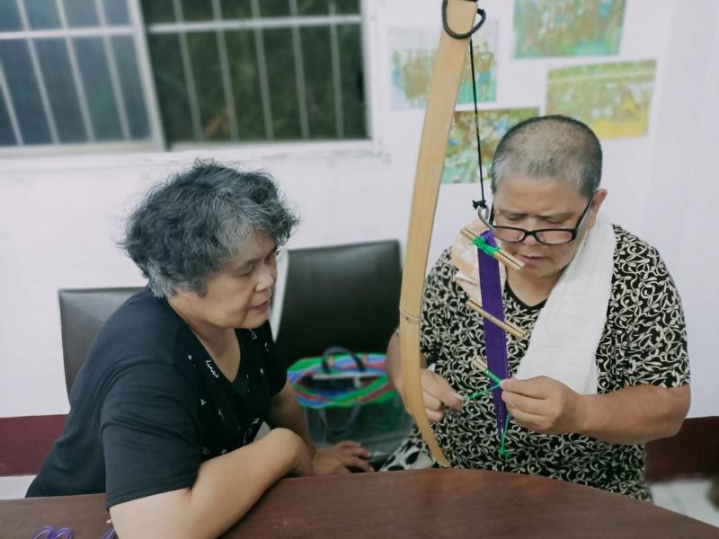 你是我的小老師，我是你的小幫手，大家學得很開心喔！