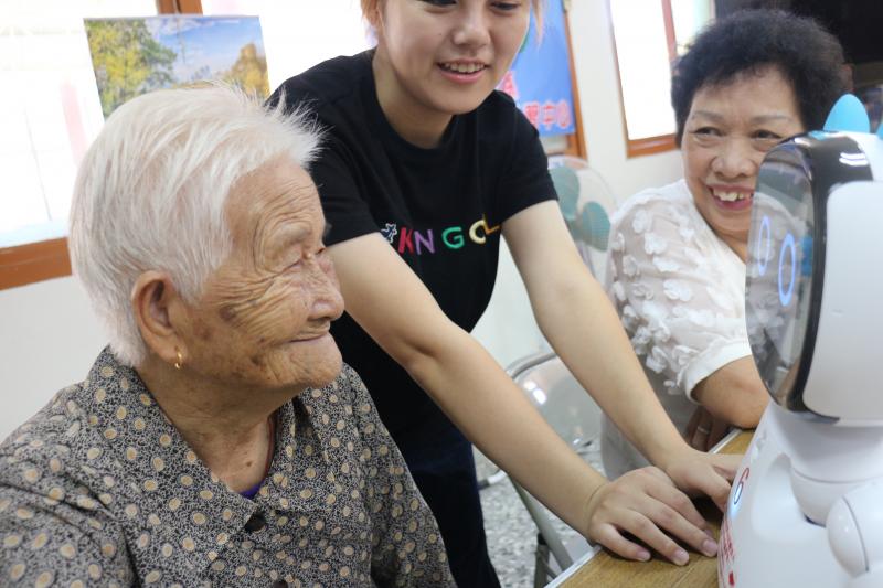 長輩們都樂開懷