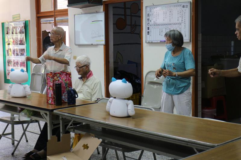 跟機器人一起做運動