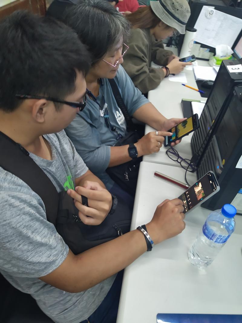 學員拍攝完畢後回到DOC教室運用軟體後製編輯