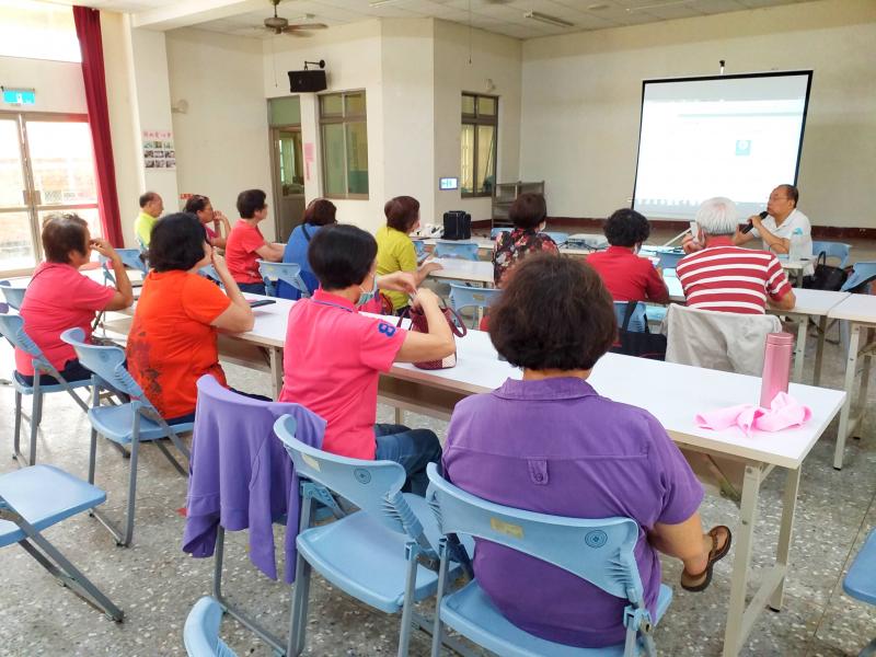 學員們聽老師的資訊安全分享