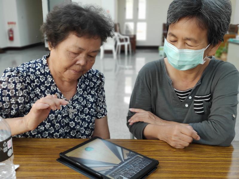 用3D BOWLUNG 讓兩人比賽一下,看誰厲害