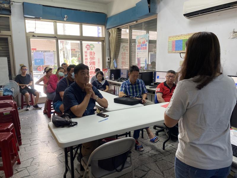 認識、瞭解學員的職業別，並說明google我的商家值得申請的原因。