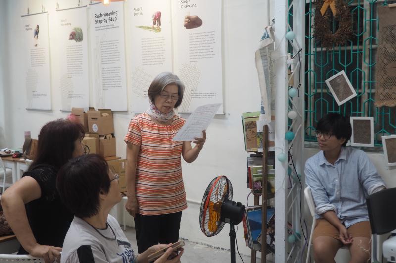 學員介紹導覽景點練習中