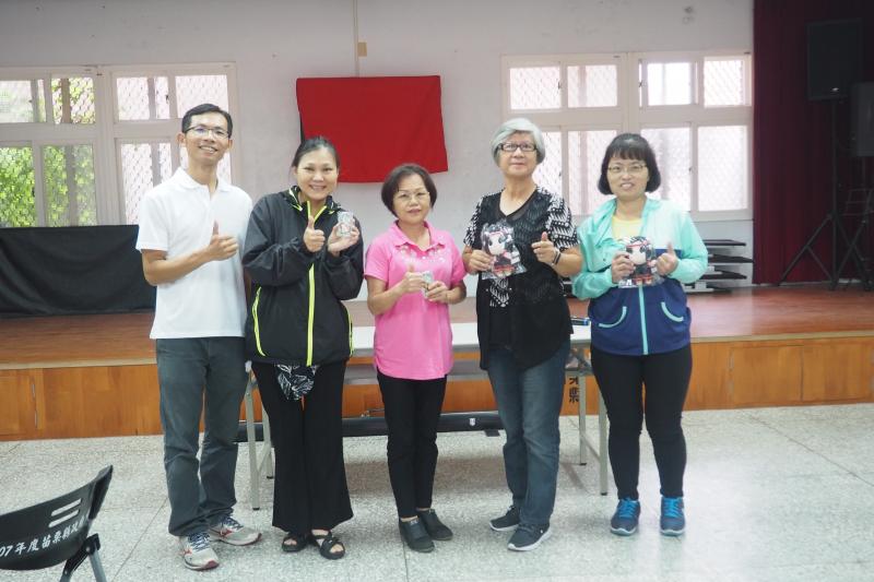 獲得吉娃斯大獎合影