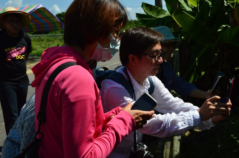 講師指導學員如何拍實物