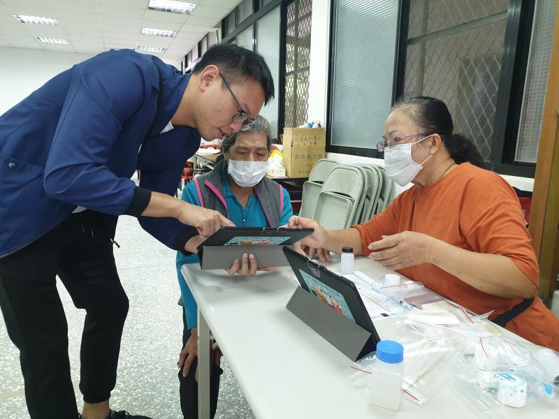 老師細心的教導