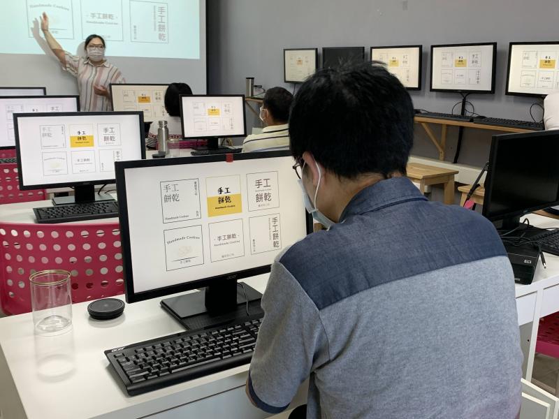 包裝設計文字內容的擺放範例