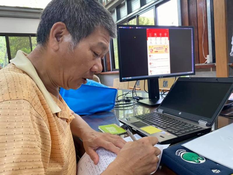 協助店家學員做店家端申請填寫