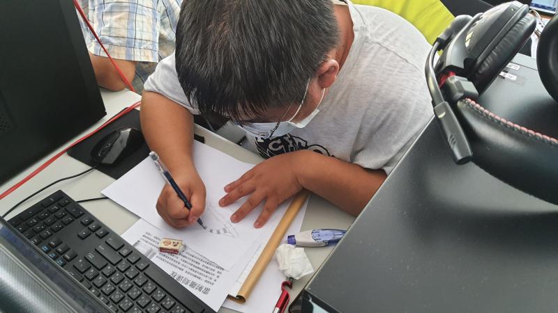 學員設計圖樣。