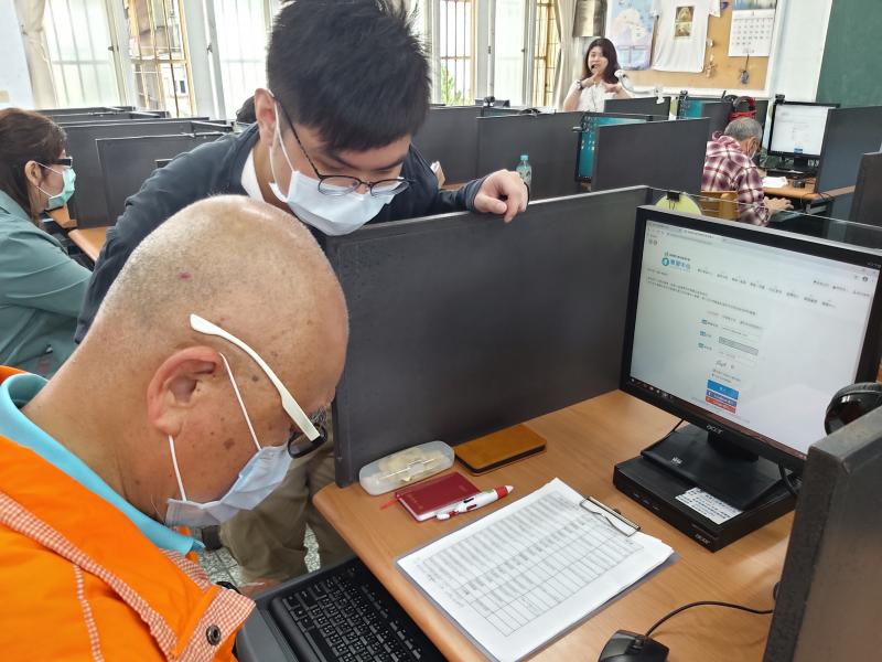 老師教學員上一點通和一把罩