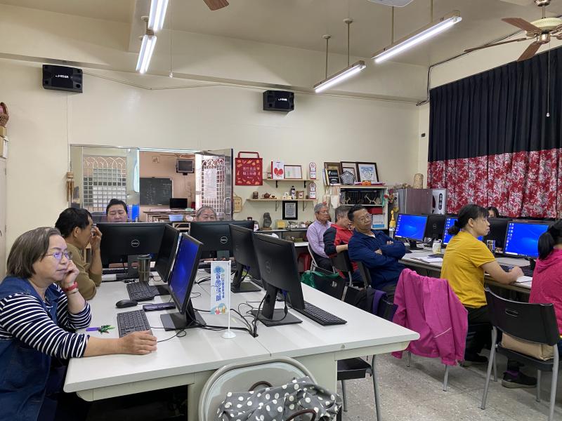 從周遭的生活中尋找雷雕的靈感,閉上眼睛感受橫山之美