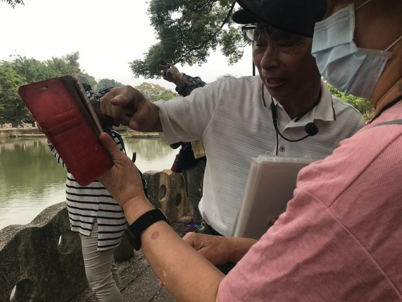 親水公園旁一一指導學員拍攝技巧