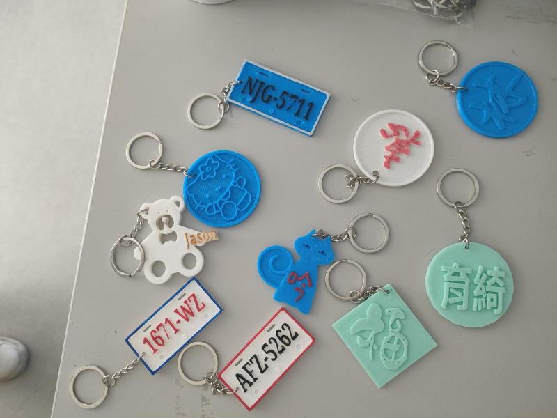 經過一天的辛苦學習，同學們發揮自己的無限創意，製作出個人3D鑰匙圈