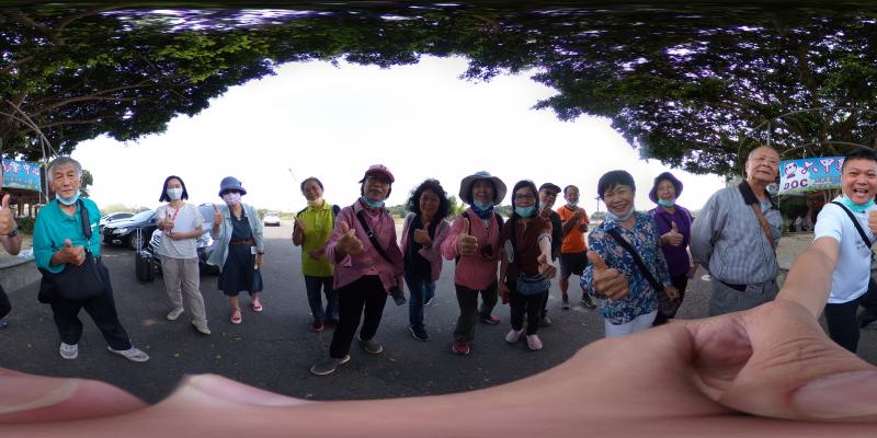 老師示範拍攝306度環頸相片