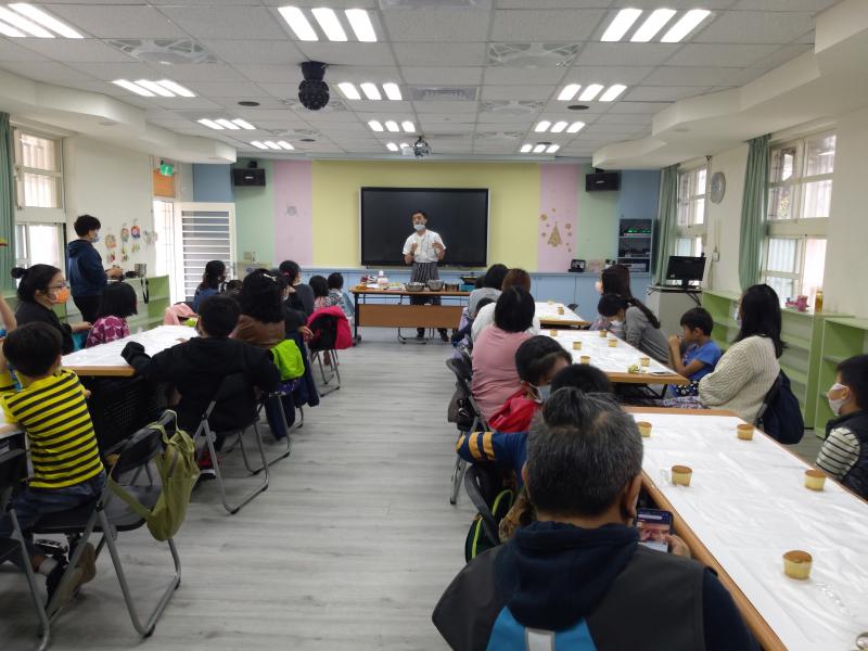 老師先家長和小朋友如何做翻糖