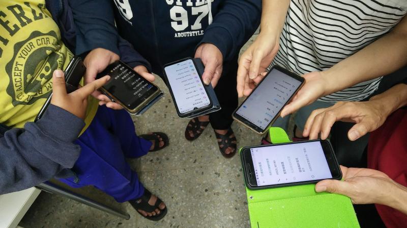 學員們兩兩互連藍牙成功嘍～