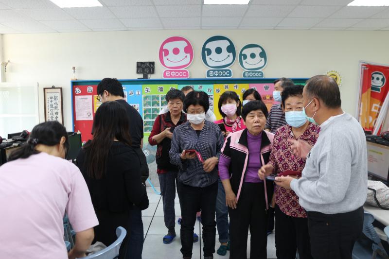 學員互相談論商家星星如何點跟評論如何寫