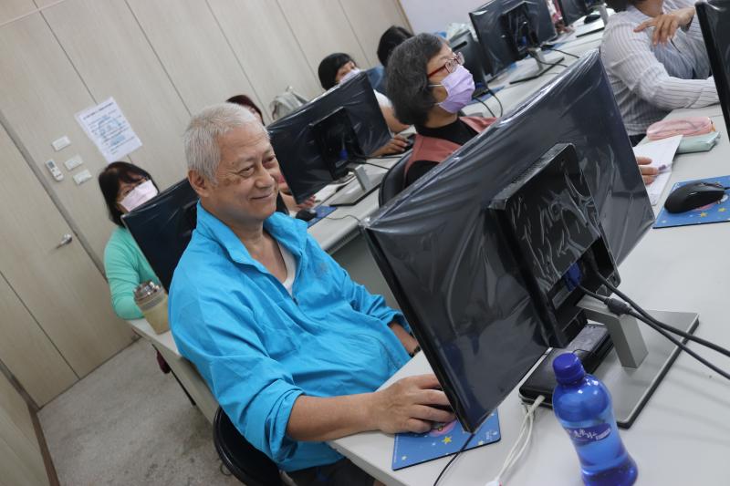 學員開心的學習