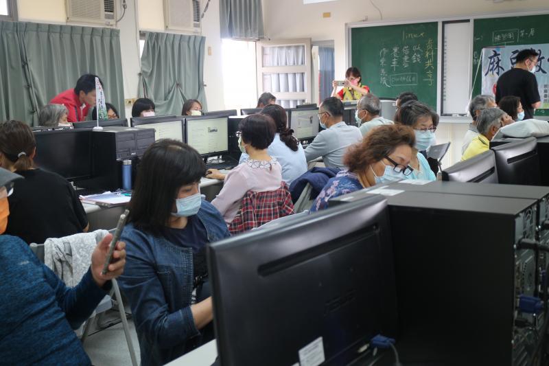 學員們很用心的學習