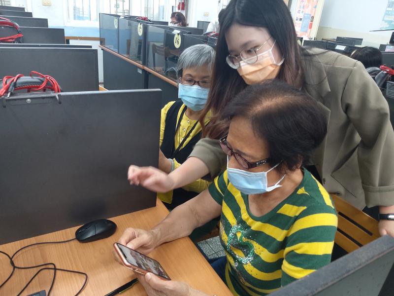 有小幫手幫助學員學習威力導演影像編輯