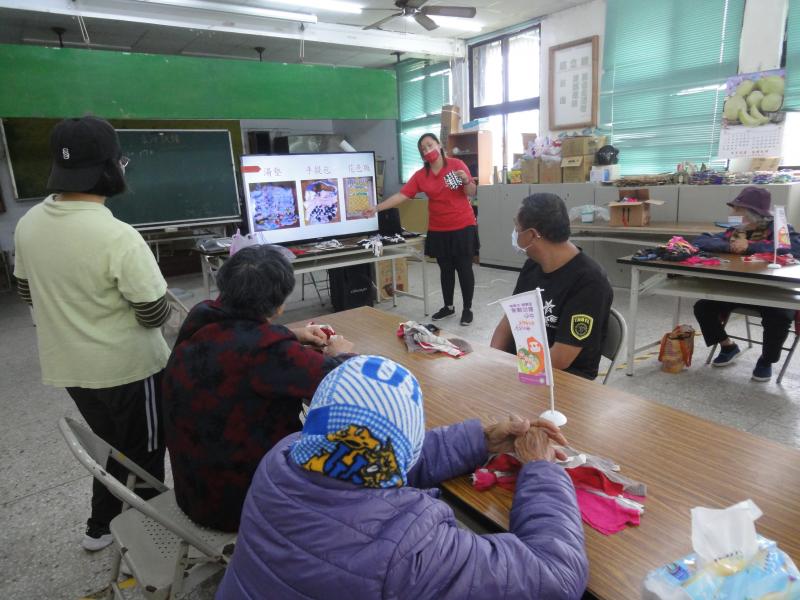 講師講解三媽雷雕版如何應用