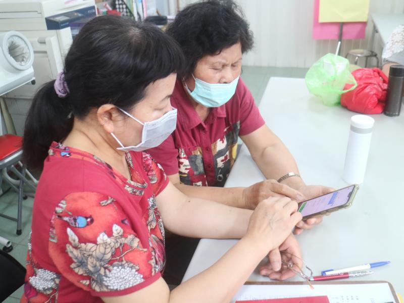 原來社群網站還有這麼多我不知道的功能,來上課真的學到很多,想互加好友也不再手忙腳亂了