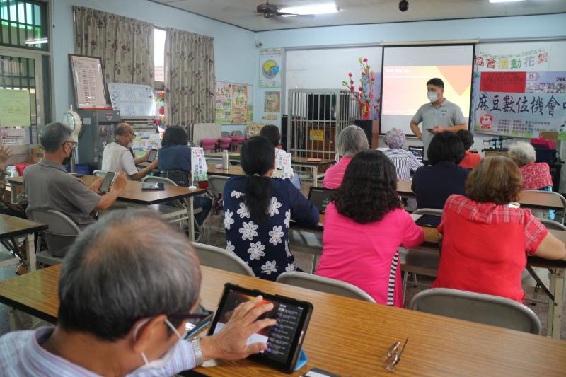 老師教學員平板的操作、如何下載程、生活常用APP