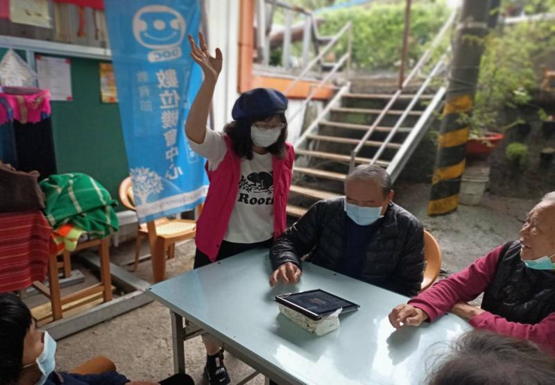 不要擔心，要膽大心細，好好的去使用平板，多多接觸，多多體驗，平板其實很容易的喔。