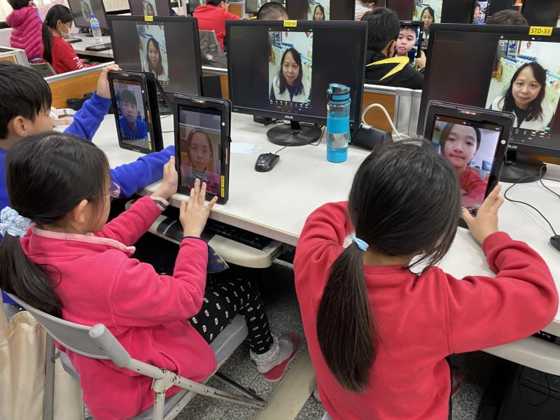 平板下載美編APP將照片編修。