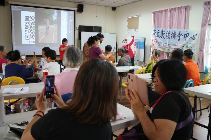 老師教學如何用相機、手機拍出漂亮的照片