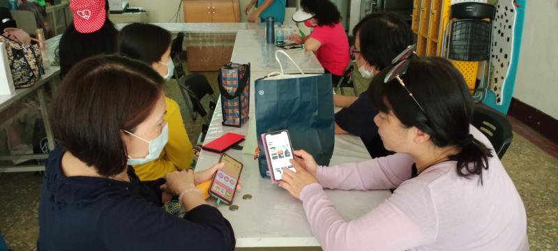 姊妹們互相研究與學習