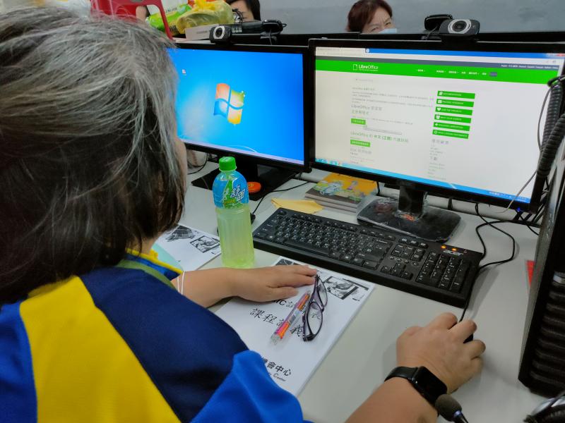 學員們實際操作上課練習題，讓軟體操作更加熟練