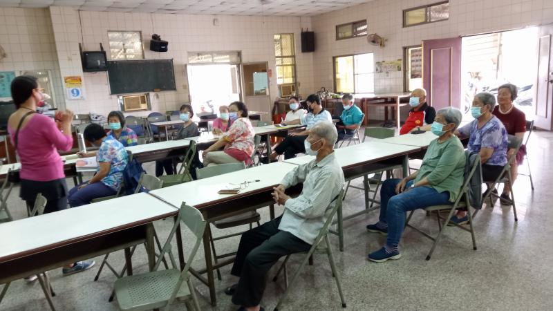 講師為大家解說中