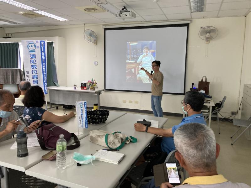 老師用口訣帶領學員記住拍攝的技法