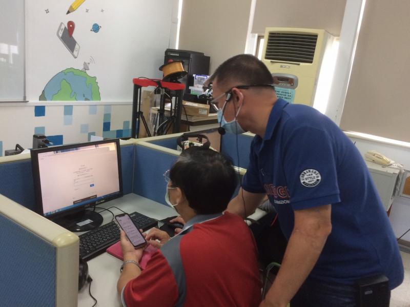 講師指導學員情形