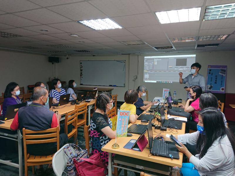 老師用專業的視野與學員分享剪輯特性