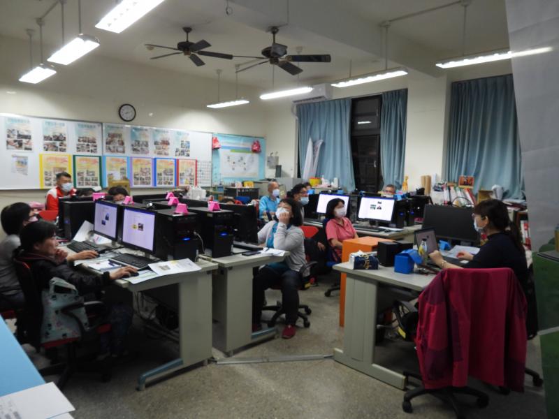 學員們上課的情形