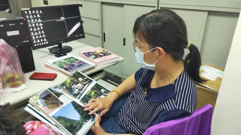 較紹我的故事專輯和同學分享，互相交流，等於看了好多本故事書。